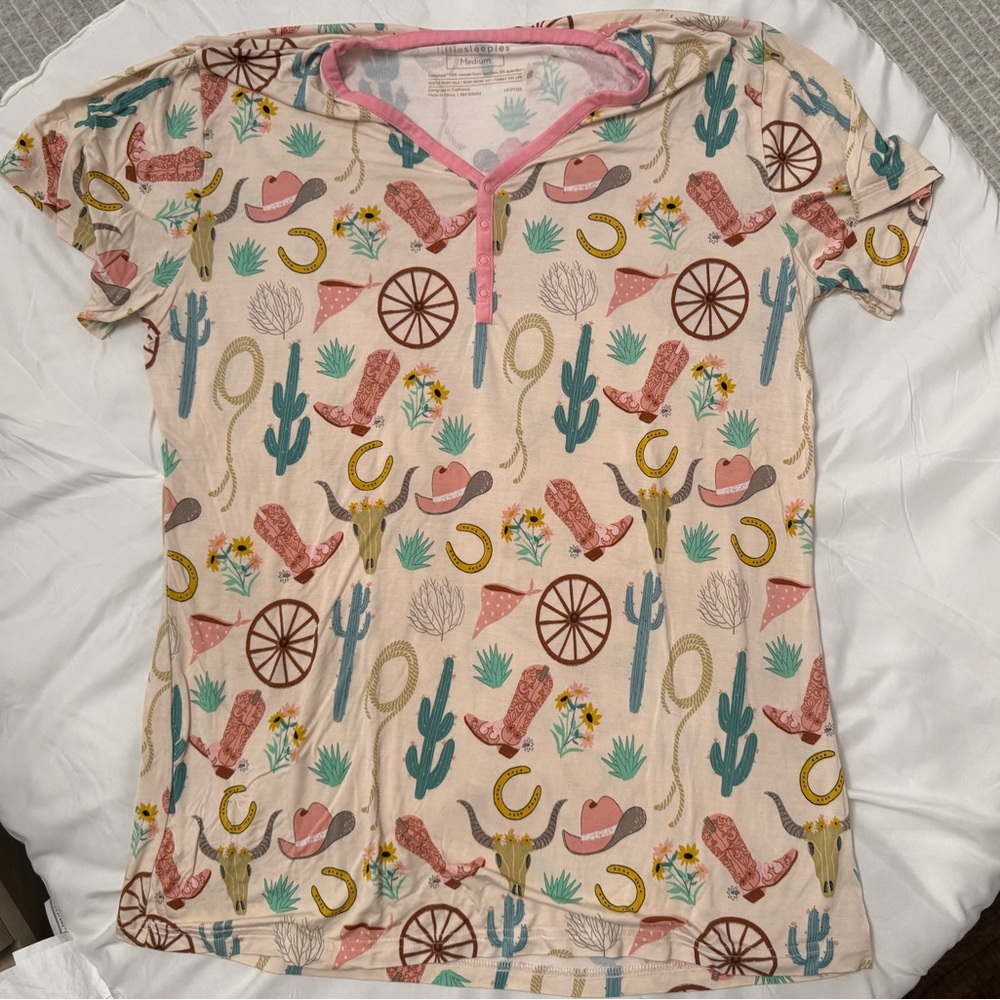 Little sleepies women’s short sleeve top, pink western, size medium